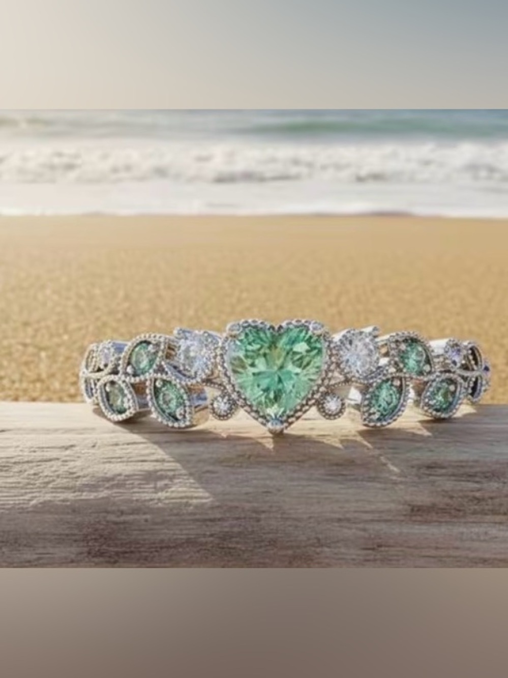💥3/$15💥 Green Heart CZ Ring Silver Tone – Vintage Style Sparkly Statement Band